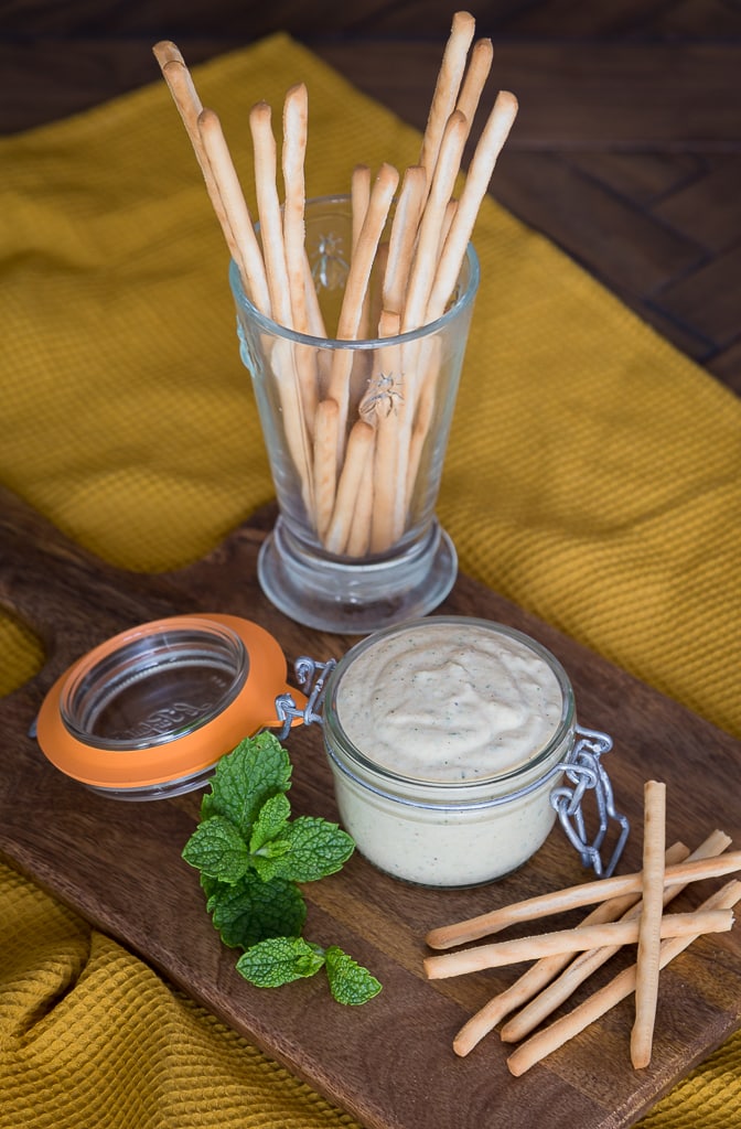 Une recette de dip à la courgette et au tahini. Recette parfaite pour l'apéro :) végétarienne et sans gluten !