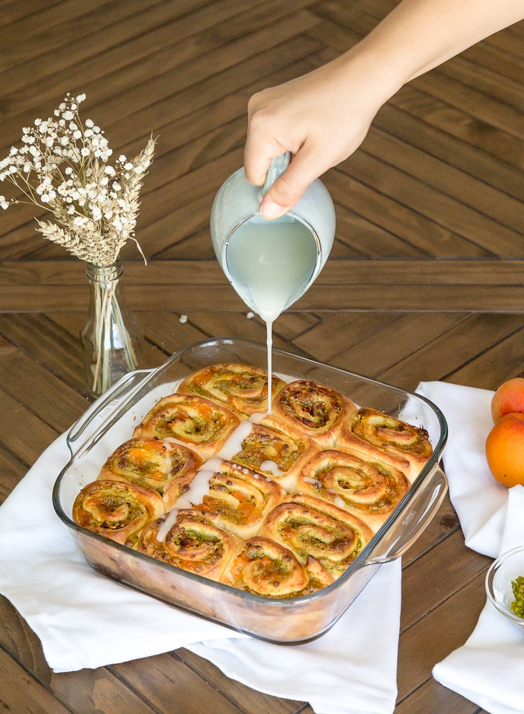 Une recette de roulés aux abricots et à la pistache bien moelleux !