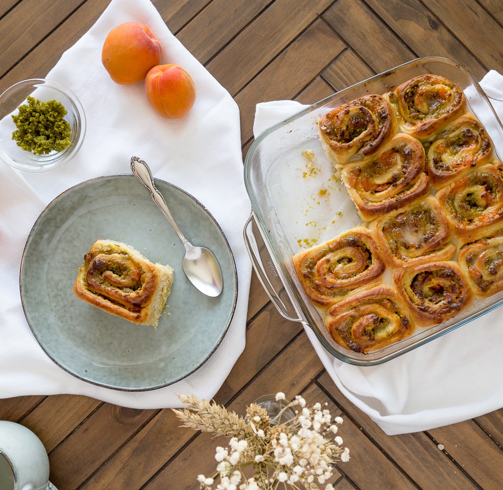 Une recette de roulés aux abricots et à la pistache bien moelleux !
