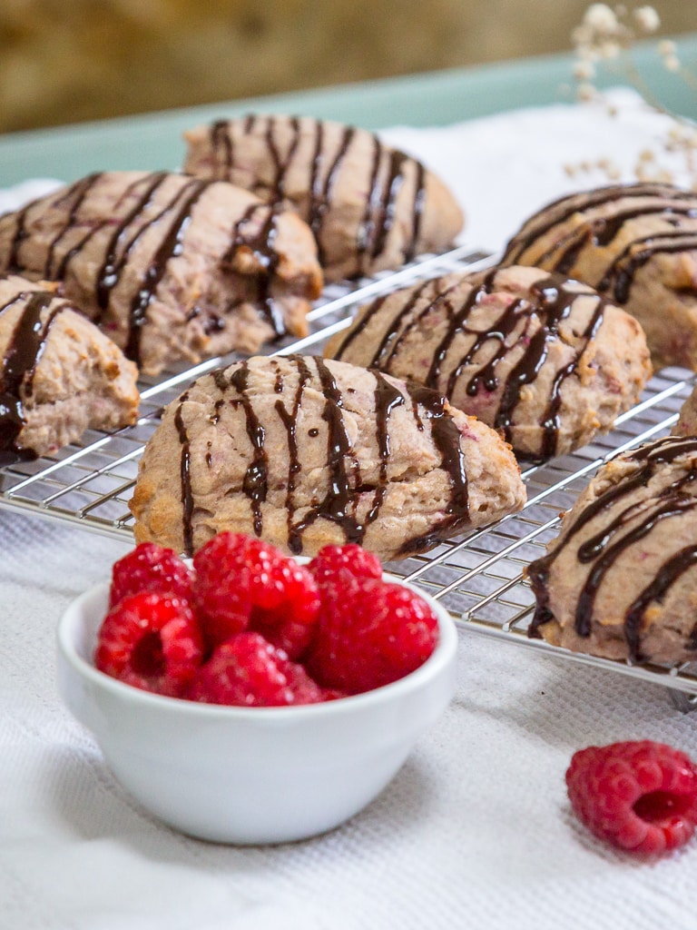 Une recette de scones framboises et chocolat 