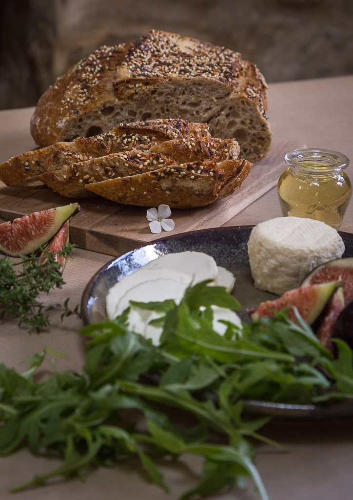 Une idée archi simple pour un apéro dînatoire ou un dîner en tout simplicité avec ces tartines chèvre/figue. Recette végétarienne.