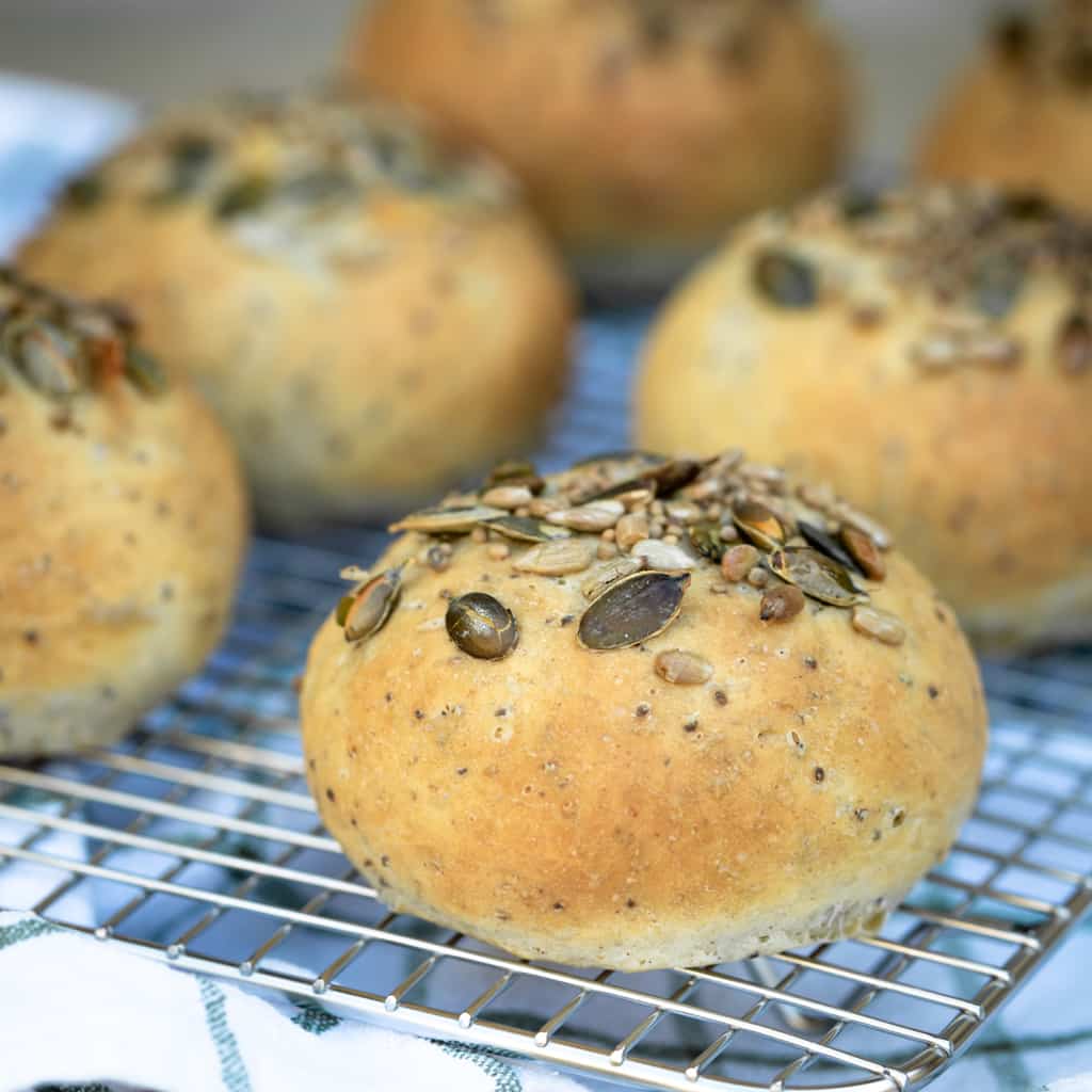 Une recette pour faire de jolis petits pains à burger vegan maison