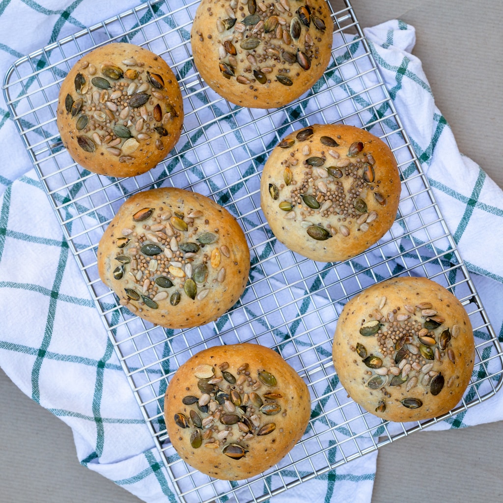 Une recette pour faire de jolis petits pains à burger vegan maison