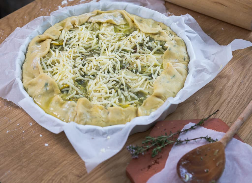 Une délicieuse recette de tarte salée à la courgette et au comté ! Une parfaite petite quiche végétarienne :) 