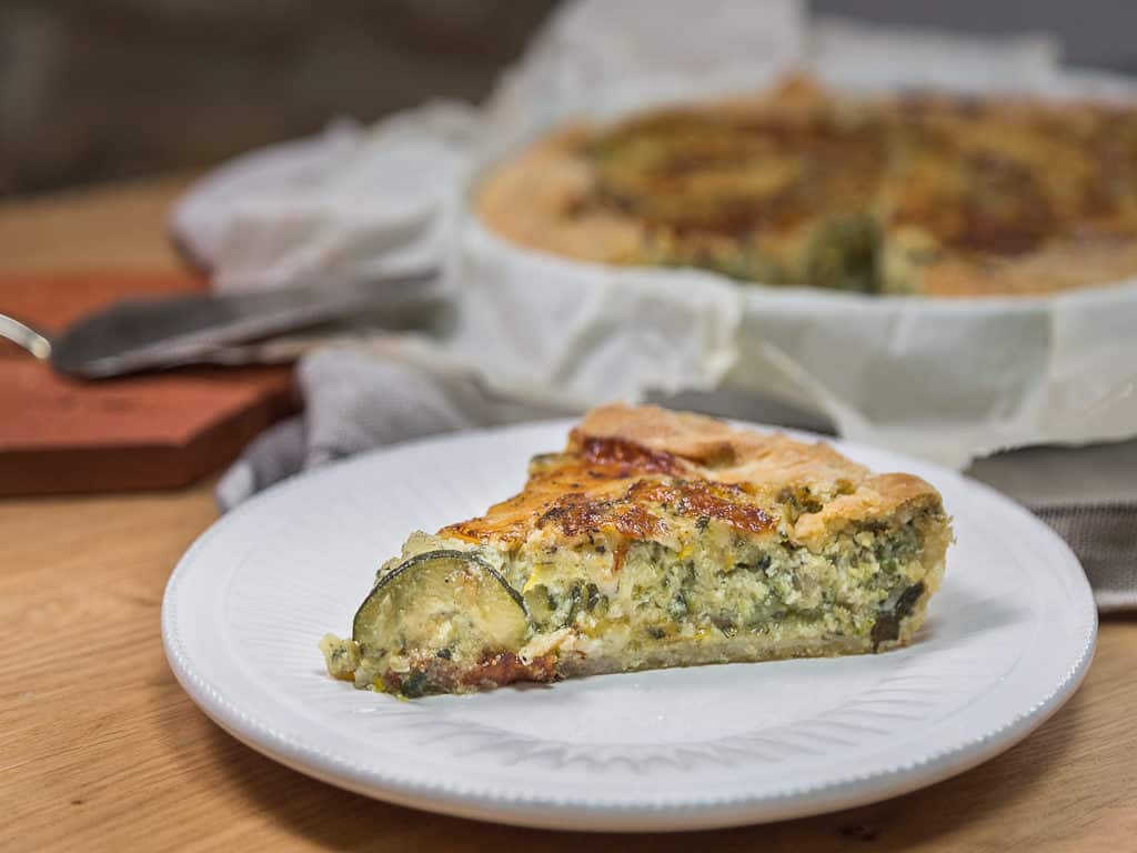 Une délicieuse recette de tarte salée à la courgette et au comté ! Une parfaite petite quiche végétarienne :) 
