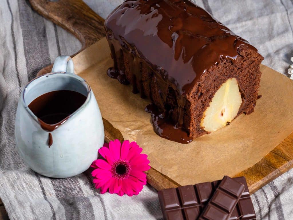 Poires au Chocolat: Chocolate Pecan Krantz Cake