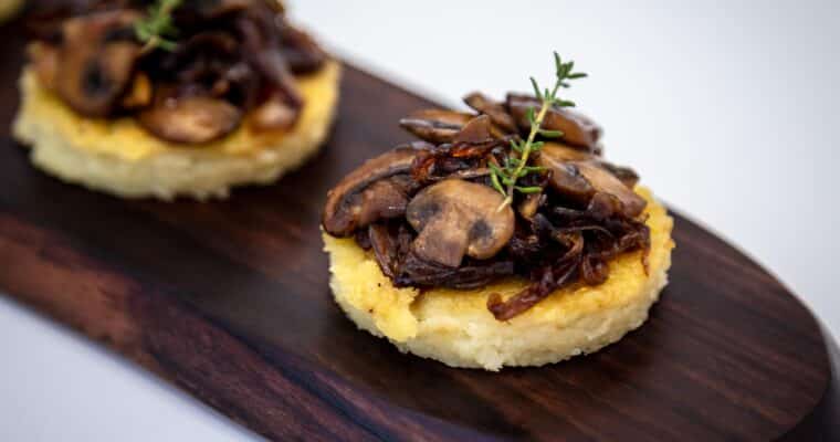 Bouchées véganes Polenta et Champignons caramélisés (sans gluten)