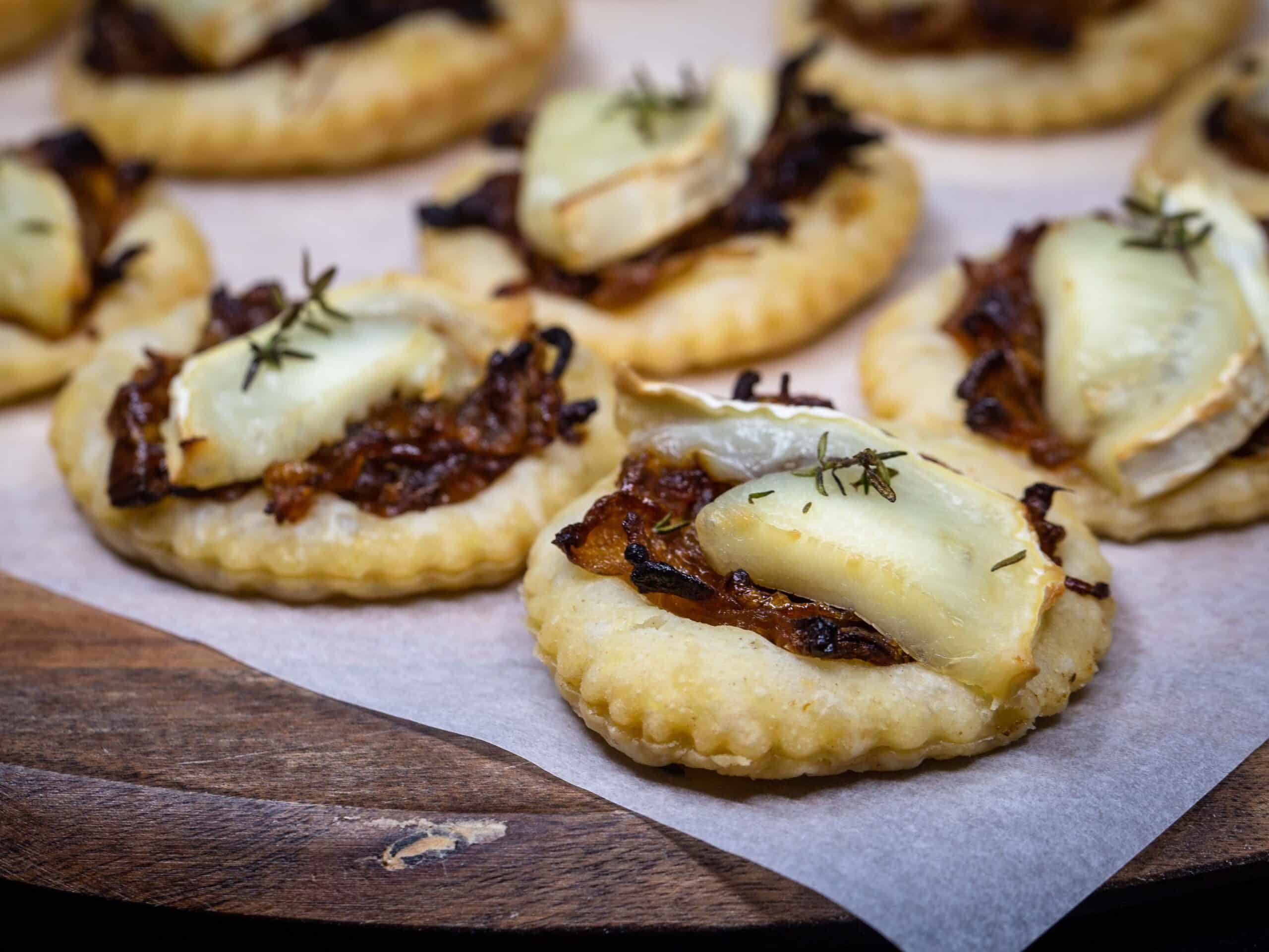 Mini Tartelettes Chèvre et Oignons caramélisés à la bière