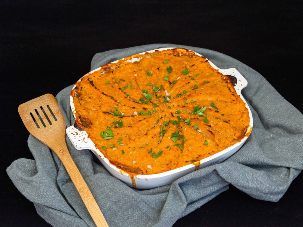 Une recette de hachis parmentier vegan et sans gluten avec des lentilles et une purée de patate douce ! 
Recette végétarienne, idéale pour les enfants !
