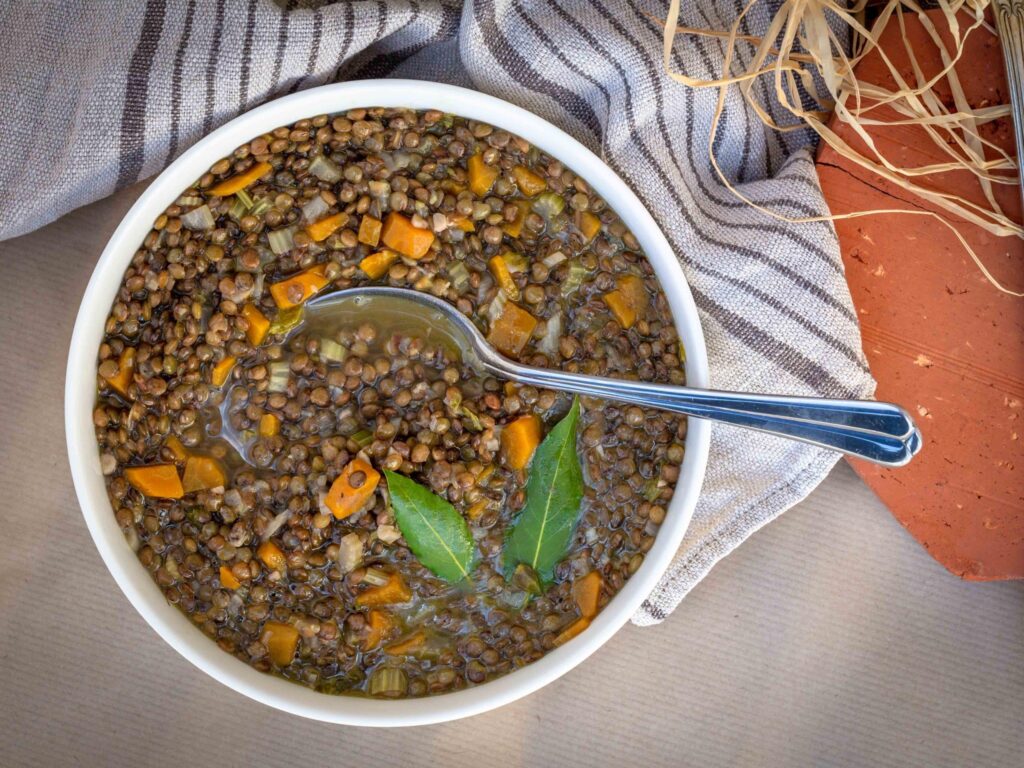 Une recette de soupe de lentilles végétarienne et sans gluten pour se réchauffer cet hiver ! 