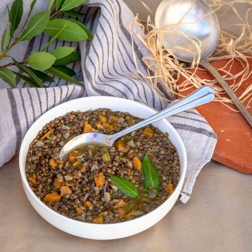 Une recette de soupe de lentilles végétarienne et sans gluten pour se réchauffer cet hiver ! 