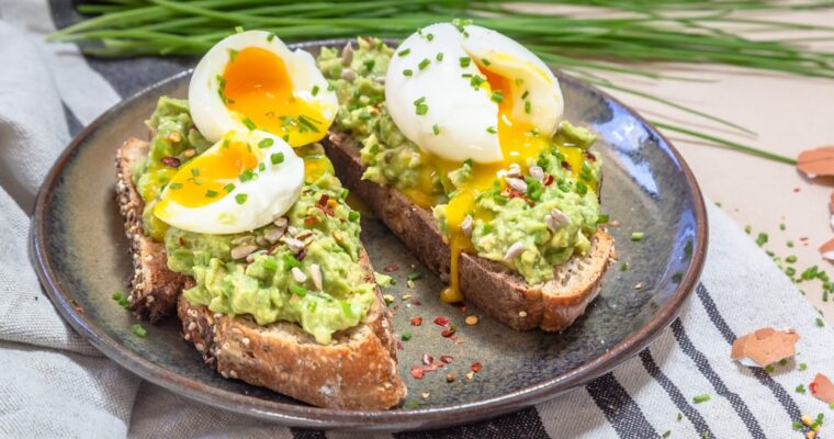 Tartines Avocat et Œuf Mollet