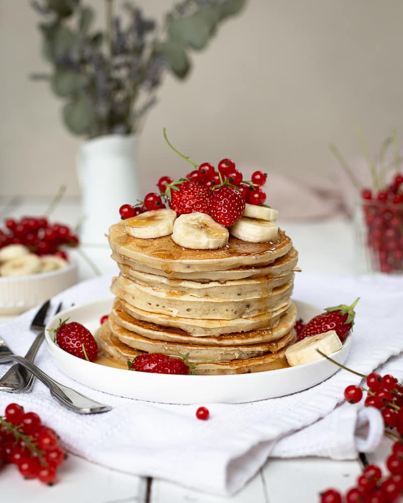 Les meilleurs pancakes véganes de la terre entière ! Pas mal comme accroche ;) Plus sérieusement, je ne sais pas si ce sont les meilleurs mais en tout cas ils sont très très bons et surtout super faciles à réaliser !