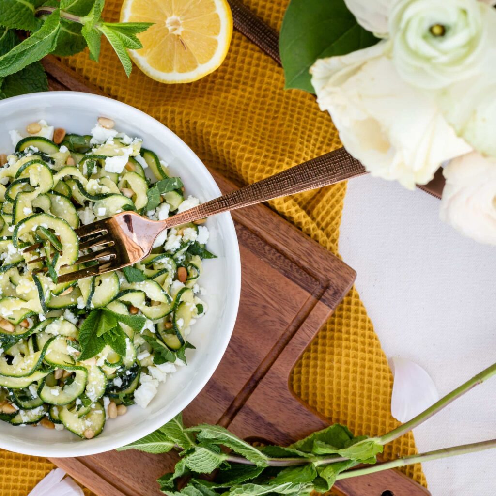 Recette de Salade Végétarienne de Courgette crue à la Menthe