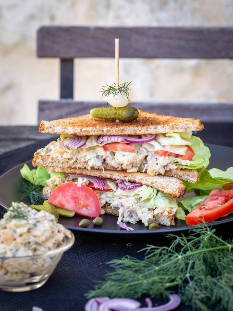 Une recette de club sandwich végétalien façon thon/mayo avec des pois chiches et de la véganaise !
Un petit délice végétarien 