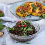 Une recette de dhal "one pot" aux lentilles béluga, simple et rapide et sans matière grasse. Recette vegan, végétarienne, sans gluten