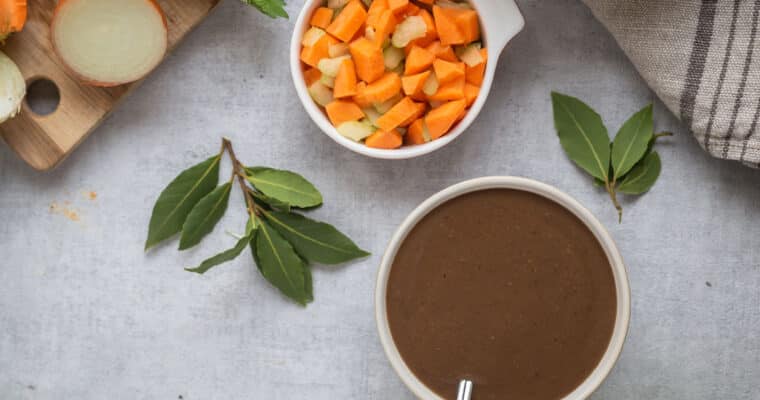 Sauce Gravy Vegan (Sauce brune pour vos rôtis et plats vegans)