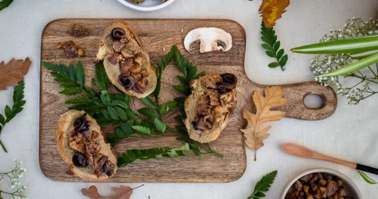 Toasts Vegans à la Crème de Cèpes et Marrons Caramélisés