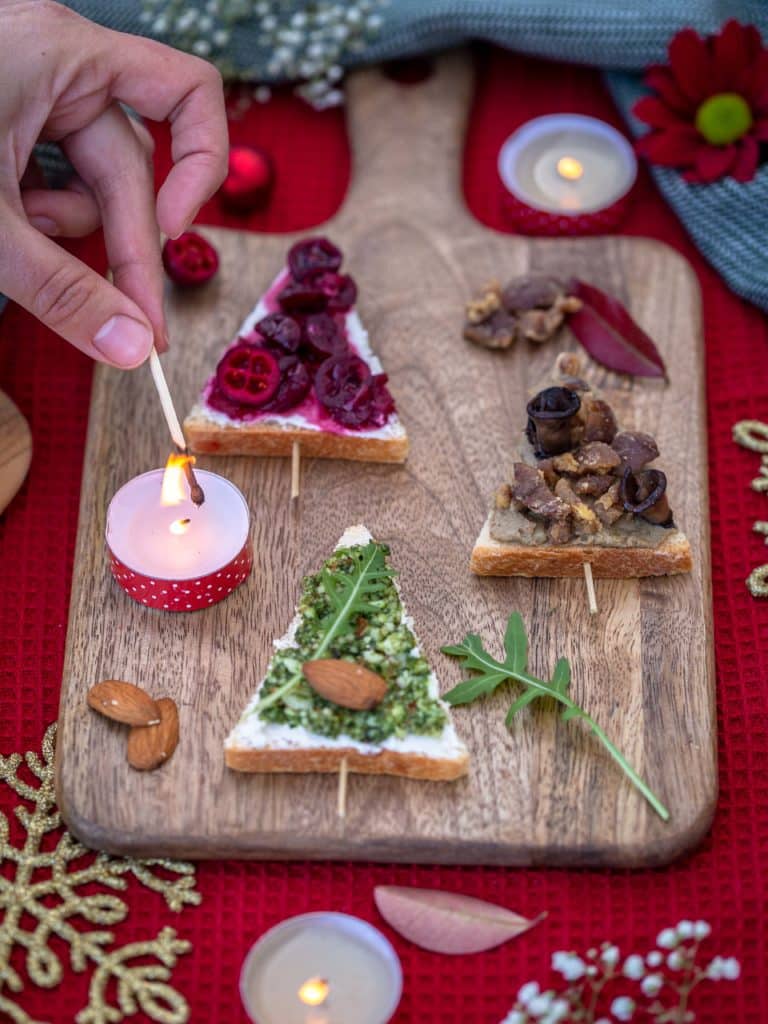 Découvrez cette recette de toasts à la crème de cèpes et châtaignes caramélisées, idéale pour un apéro vegan pour le Réveillon de Noël !