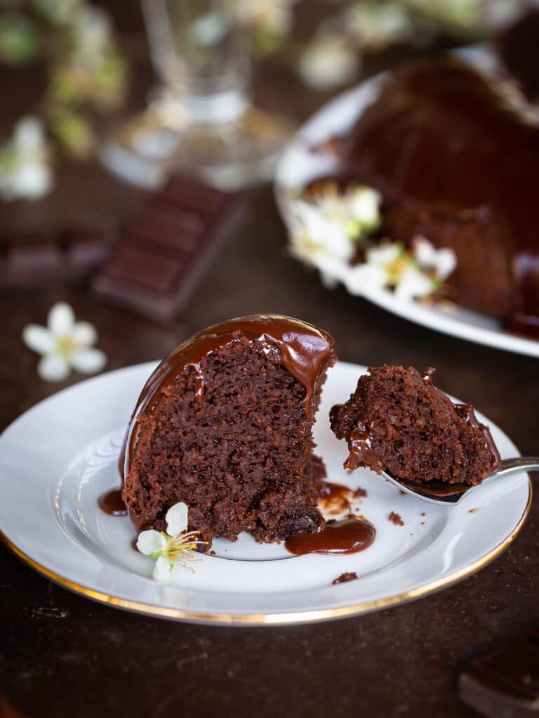 Voici une recette toute simple de moelleux au chocolat sans beurre et sans farine ! Un délice sans gluten !