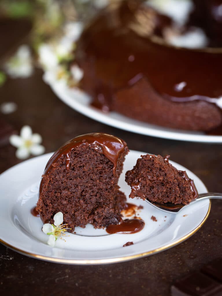 Voici une recette toute simple de moelleux au chocolat sans beurre et sans farine ! Un délice sans gluten !