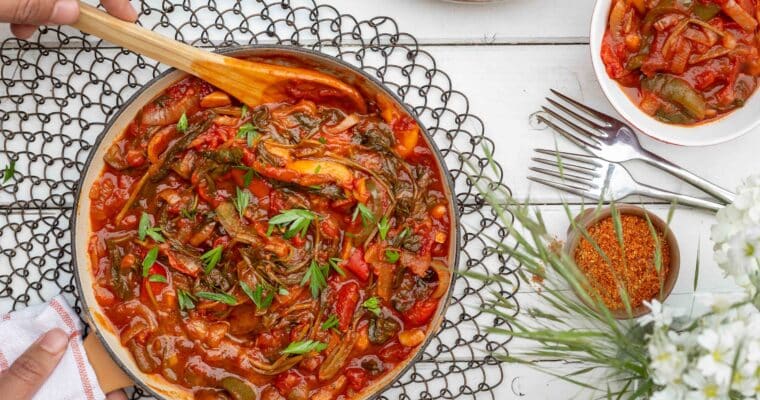 Piperade Zéro Déchet au Piment d’Espelette et Fanes de Radis (Végan)