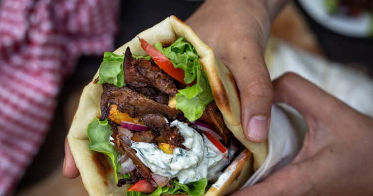 Gyros végan aux Pleurotes (Sandwich Grec)