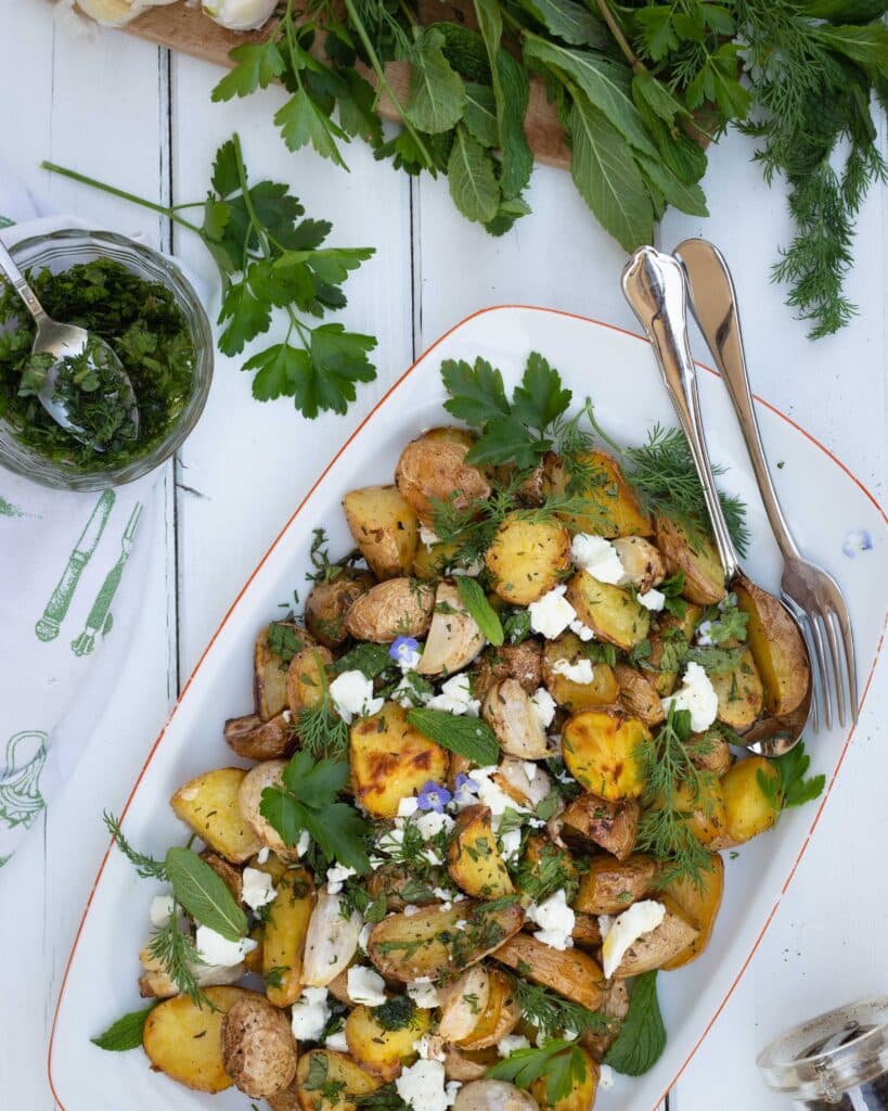 On parle de ma passion pour les pommes de terre ? Oui ! Dans cette recette, les Pommes de Terre à l’Ail Rôties au Four