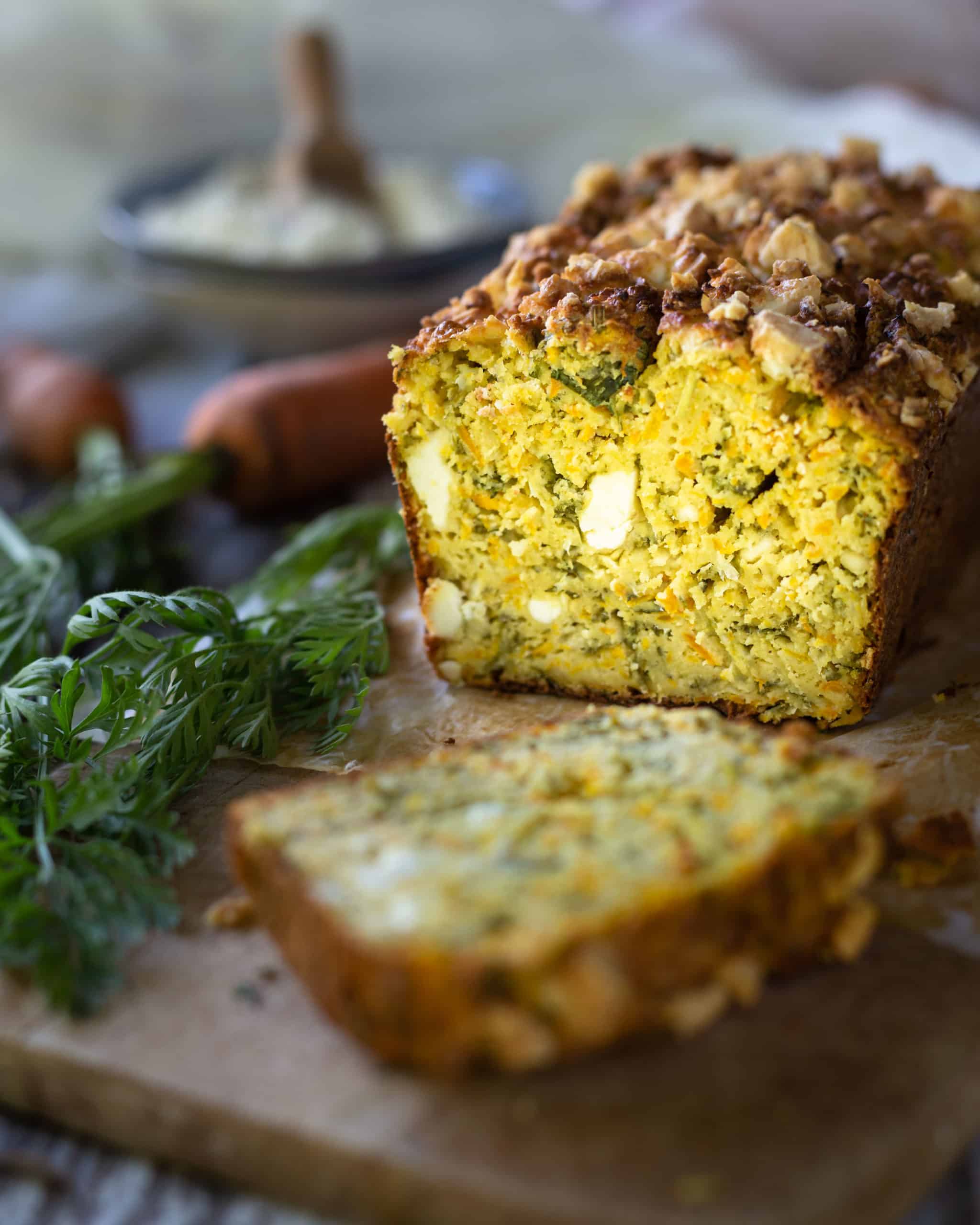 Cake Sans Gluten et « Zéro Déchet » aux Fanes de Carottes (Farine de Quinoa et Farine de Pois Chiche)