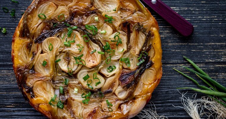 Tarte Tatin Salée aux Oignons Nouveaux