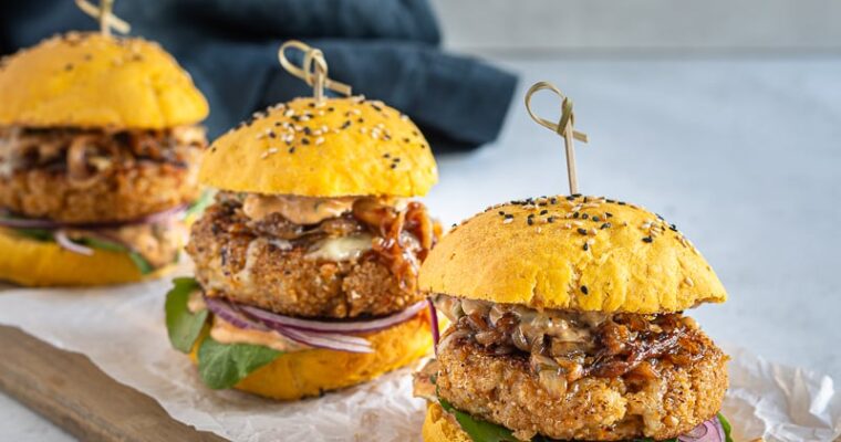 Burgers Végétariens aux Haricots Blancs, Comté et Oignons Caramélisés à la Bière