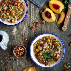 Histoire de changer un peu de la salsa classique à base de tomate, je vous propose de tester cette version avec des pêches jaunes ! Un vrai délice ! Et c'est 100% vegan et sans gluten ! Idéale pour l'apéro avec des tortillas ou pour accompagner un plat TexMex !
