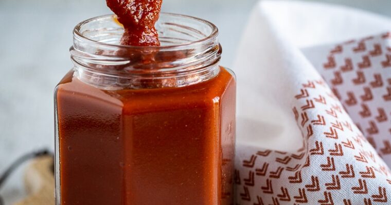 Sauce BBQ maison rapide et délicieuse (en 25 minutes)