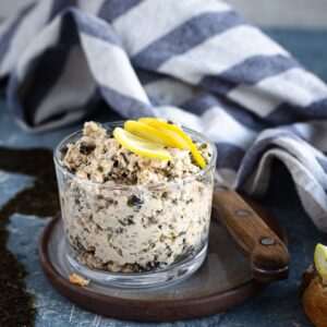 Voici une recette simple et prête en 5min de tartinade de la mer (végétarienne) qui plaira à tout le monde ! Elle est idéale pour des apéros festifs tels que Noël ou le Nouvel An :)