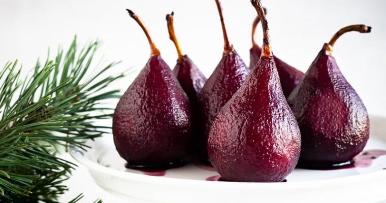 Poires Pochées au Vin Chaud de Noël