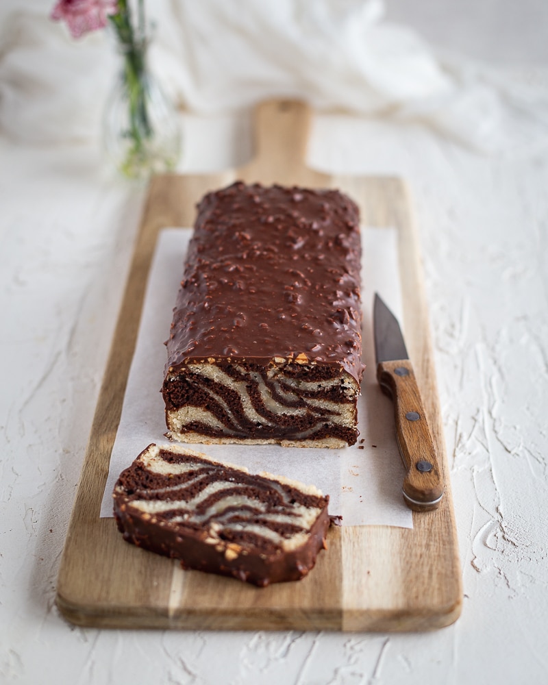 Le cake marbré glaçage rocher, un grand classique revisité dans une version végane délicieuse et facile à réaliser !