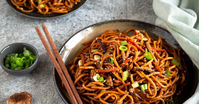 Chow Mein (recette facile de nouilles sautées aux légumes)