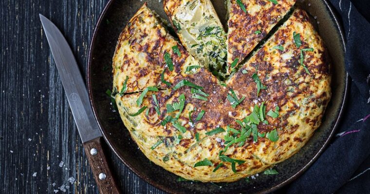 Tortilla Anti Gaspi au Poireau, Fanes de Radis et Fêta