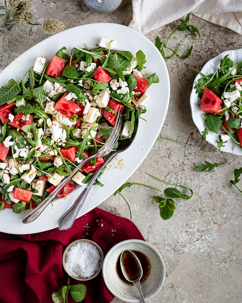 Voici mon péché mignon de l'été : la salade à la pastèque roquette et feta ! Une salade toute simple et super fraîche !