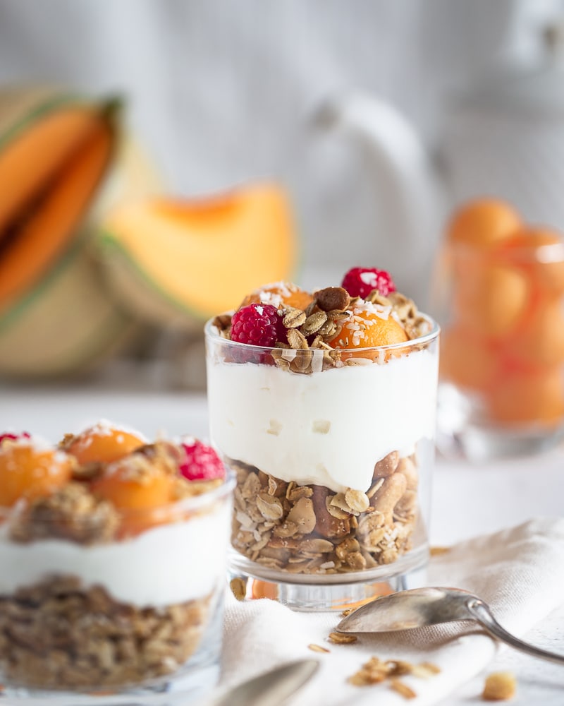 Pour bien démarrer la journée, ce granola croquant vanille coco est la douceur incarnée ! Avec son goût tout doux, il se marie à peu près avec tout ce que vous voudrez.