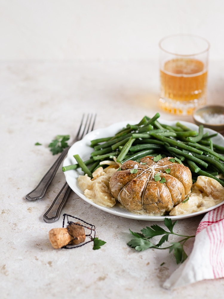 Cette recette de Paupiettes végétariennes Sauce au Cidre est juste géniale ! Elle est facile à réaliser et complètement bluffante ! PArfaite pour un repas en famille et même pour les fêtes de Noël !