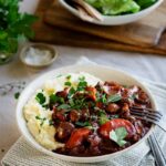 Le Bœuf Bourguignon Vegan, voilà encore un grand classiaque de la cuisine française qu’on a adoré revisiter !