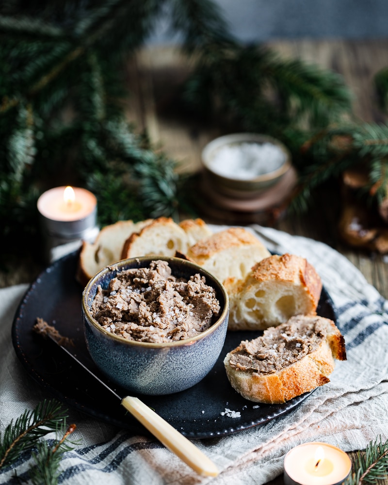 Vous avez déjà testé le Pâté Végétal à la Châtaigne ? C'est tout simple à faire, et absolument parfait pour remplacer la version carnée !