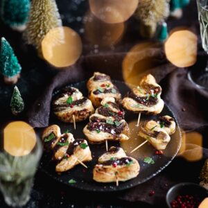 Cette recette de Sapins feuilletés aux Cèpes sera parfaite pour une petite touche ludique et très légèrement kitsch pour votre Noël ;)