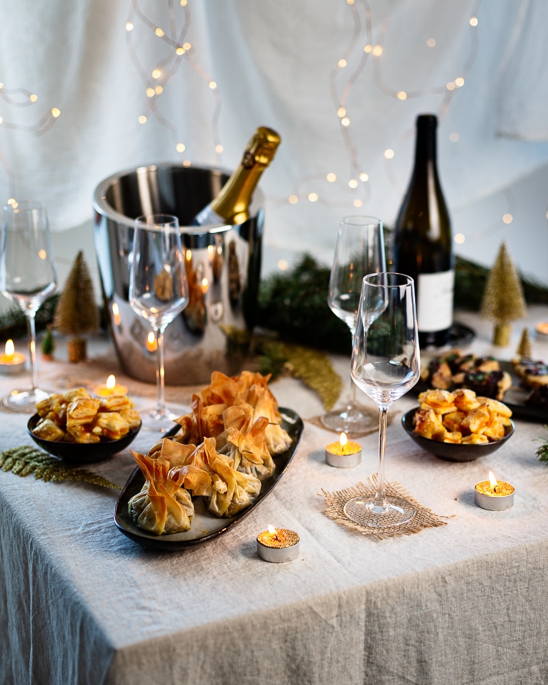 Voici une nouvelle recette pour votre menu de Noël : les aumônières vegan de la mer. Un joli plat à servir en entrée, ou même en plat principal !