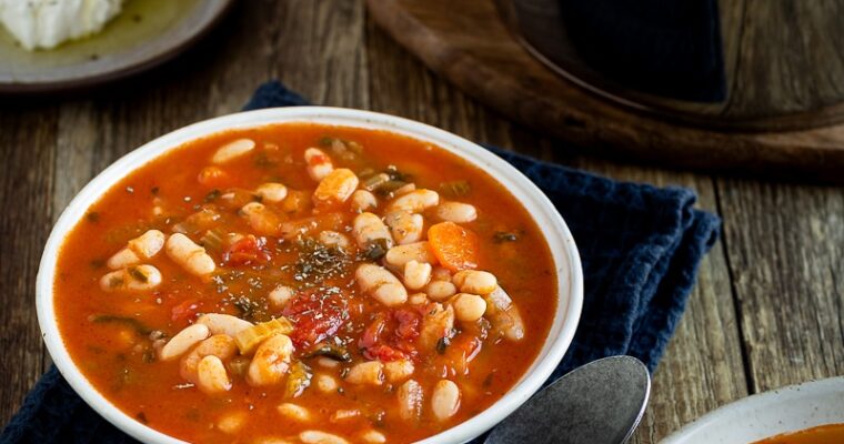 Soupe Grecque de Haricots Blancs (Fassolada)