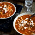 La Soupe Grecque de Haricots Blancs (Fassolada) ! Recette toute simple et sans prétention, c'est pourtant une explosion de saveurs et de textures !