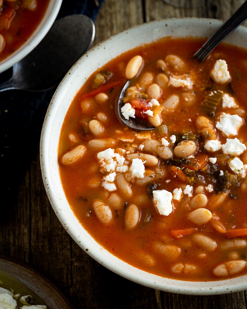 La Soupe Grecque de Haricots Blancs (Fassolada) ! Recette toute simple et sans prétention, c'est pourtant une explosion de saveurs et de textures !
