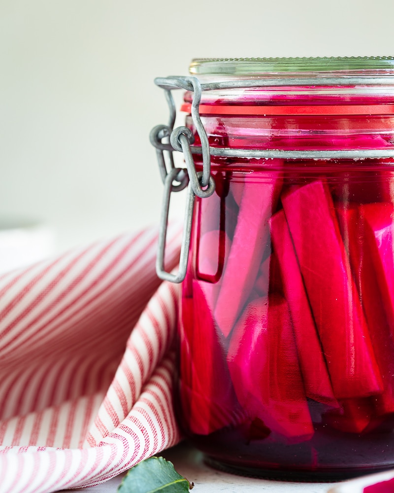 Voici la recette super simple de pickles de navets et betterave à la libanaise !