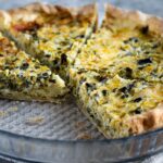 Je vous livre un de mes classiques avec cette Quiche aux Poireaux et Saint-Nectaire ! Une de mes préférées en hiver !